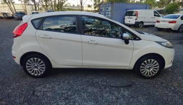 2011 Low Km Fiesta 5.jpg